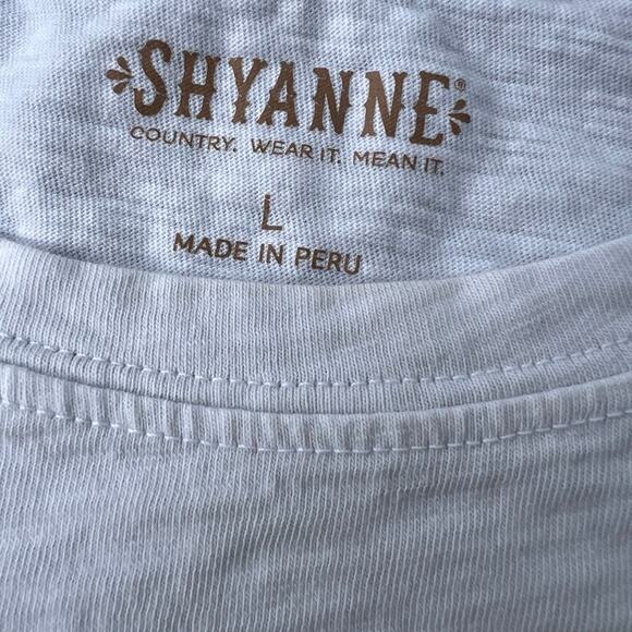 SHYANNE women’s  juniors T-shirt.  Size L, tie at waist, white, short sleeves. - Picture 2 of 7